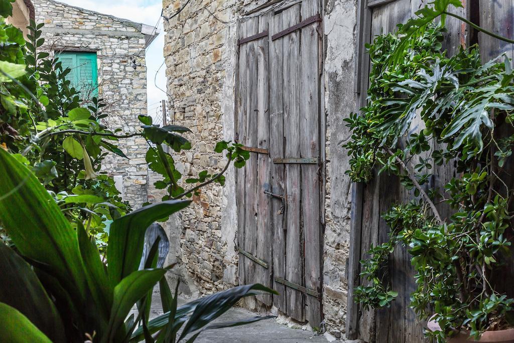 Redblue Door Two Traditional Listed Houses Pano Lefkara Exterior foto